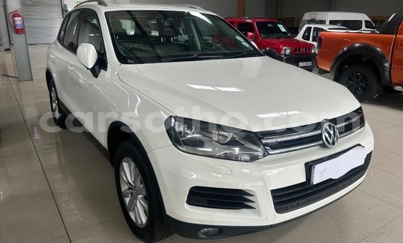 Buy Used Volkswagen Touareg White Car in Mokhotlong in Berea