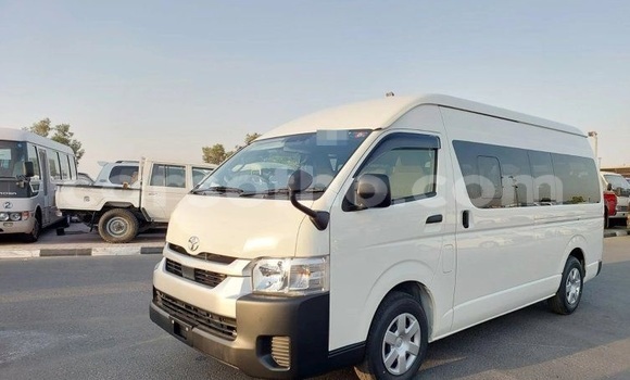 Sayi Na hannu Toyota Hiace White Mota in Maputsoa a Leribe