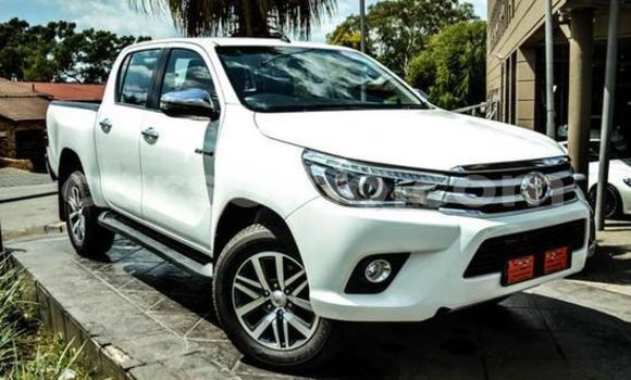 Buy Used Toyota Hilux White Car in Maseru in Maseru Buy Used Toyota Hilux White Car in Maseru in Maseru