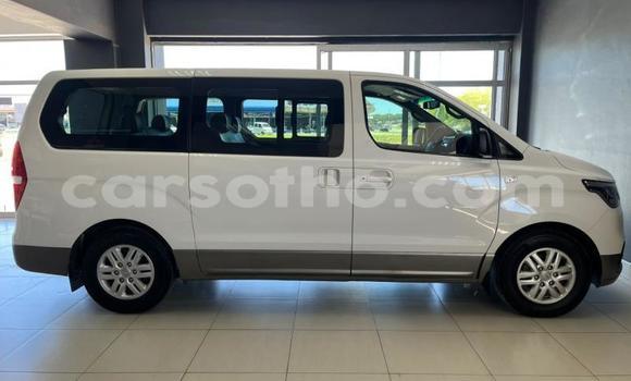 Buy Used Hyundai H1 White Car in Maseru in Maseru Buy Used Hyundai H1 White Car in Maseru in Maseru