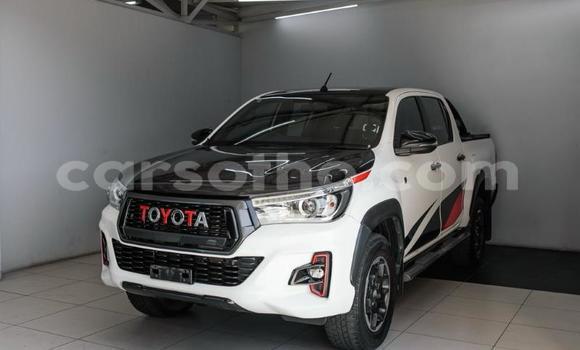 Buy Used Toyota Hilux White Car in Maseru in Maseru Buy Used Toyota Hilux White Car in Maseru in Maseru