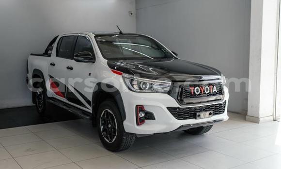 Buy Used Toyota Hilux White Car in Maseru in Maseru Buy Used Toyota Hilux White Car in Maseru in Maseru