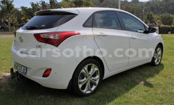 Buy Used Hyundai i20 White Car in Maseru in Maseru Buy Used Hyundai i20 White Car in Maseru in Maseru
