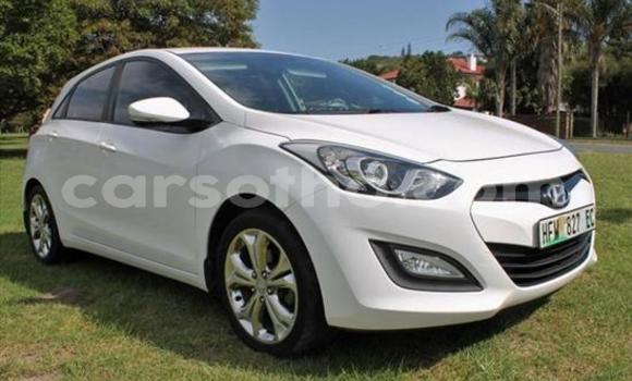 Buy Used Hyundai i20 White Car in Maseru in Maseru Buy Used Hyundai i20 White Car in Maseru in Maseru