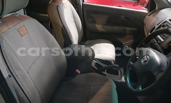 Buy Used Toyota Hilux White Car in Qacha's Nek in Quthing Buy Used Toyota Hilux White Car in Qacha's Nek in Quthing