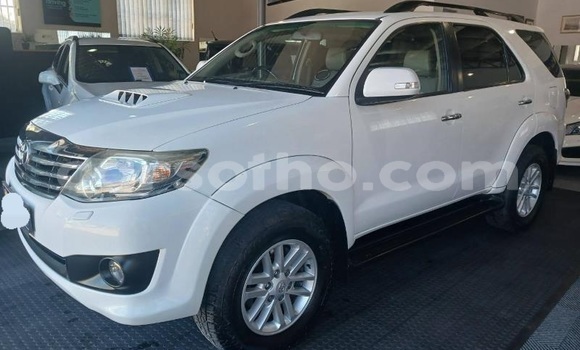 اشتري مستعمل Toyota Fortuner White سيارة في Roma في Maseru اشتري مستعمل Toyota Fortuner White سيارة في Roma في Maseru