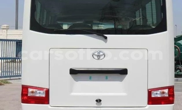 Acheter Occasion Voiture Toyota Coaster Blanc à Maputsoe, Leribe Acheter Occasion Voiture Toyota Coaster Blanc à Maputsoe, Leribe
