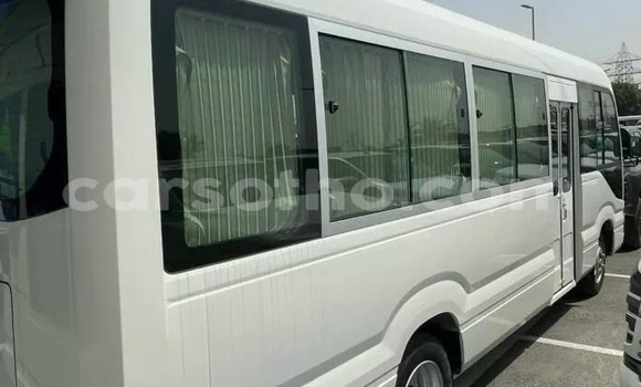 Acheter Occasion Voiture Toyota Coaster Blanc à Maputsoe, Leribe Acheter Occasion Voiture Toyota Coaster Blanc à Maputsoe, Leribe