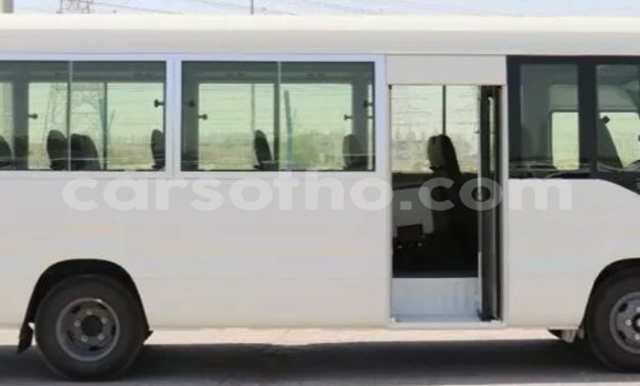 Acheter Occasion Voiture Toyota Coaster Blanc à Maputsoe, Leribe Acheter Occasion Voiture Toyota Coaster Blanc à Maputsoe, Leribe
