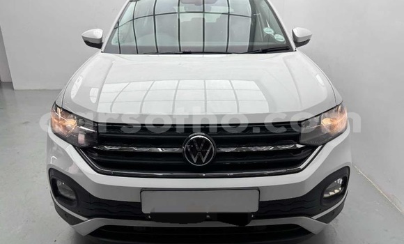 Buy Used Volkswagen T-Roc White Car in Mafeteng in Mafeteng Buy Used Volkswagen T-Roc White Car in Mafeteng in Mafeteng