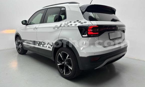 Buy Used Volkswagen T-Roc White Car in Mafeteng in Mafeteng Buy Used Volkswagen T-Roc White Car in Mafeteng in Mafeteng