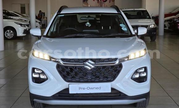 Buy Used Suzuki Forenza White Car in Maseru in Maseru