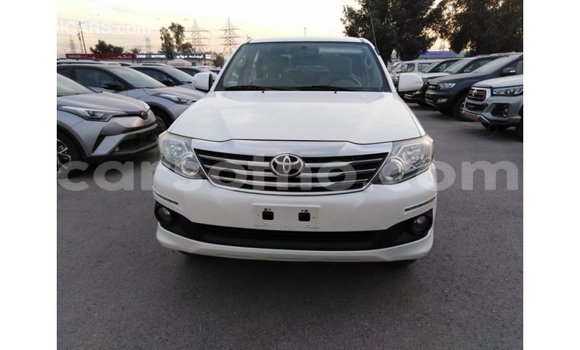 Acheter Import Voiture Toyota Fortuner Blanc à Import - Dubai, Maseru Acheter Import Voiture Toyota Fortuner Blanc à Import - Dubai, Maseru