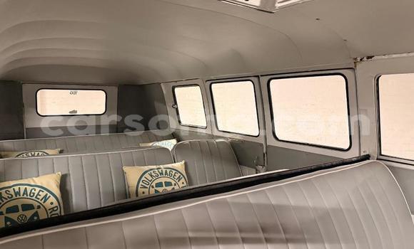 Buy Used Volkswagen Multivan Blue Car in Thaba–Tseka in Mafeteng Buy Used Volkswagen Multivan Blue Car in Thaba–Tseka in Mafeteng