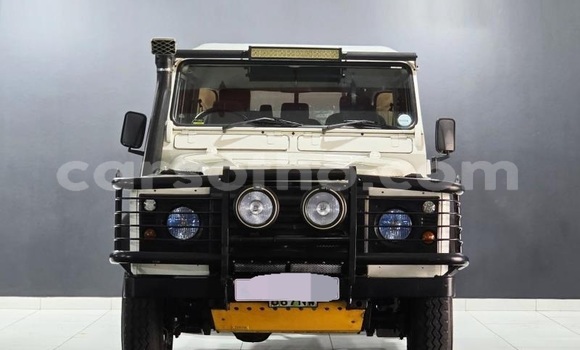 اشتري مستعمل Land Rover Defender White سيارة في Quthing في Butha-Buthe اشتري مستعمل Land Rover Defender White سيارة في Quthing في Butha-Buthe