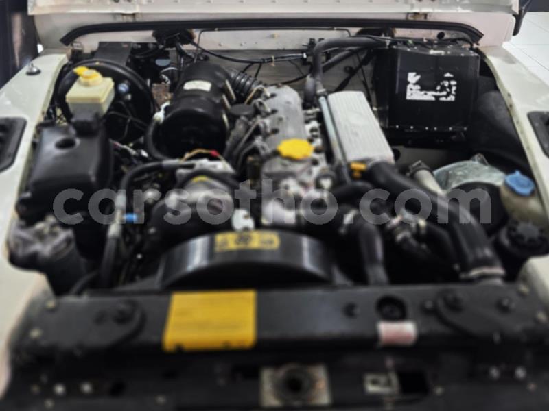 Big with watermark land rover defender butha buthe quthing 31626