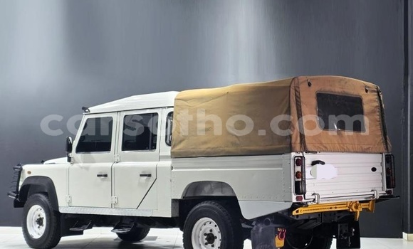 اشتري مستعمل Land Rover Defender White سيارة في Quthing في Butha-Buthe اشتري مستعمل Land Rover Defender White سيارة في Quthing في Butha-Buthe