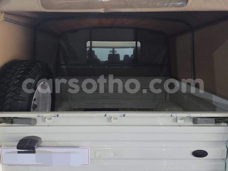 Big with watermark land rover defender butha buthe quthing 31626