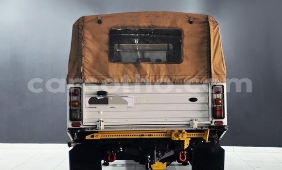 اشتري مستعمل Land Rover Defender White سيارة في Quthing في Butha-Buthe اشتري مستعمل Land Rover Defender White سيارة في Quthing في Butha-Buthe