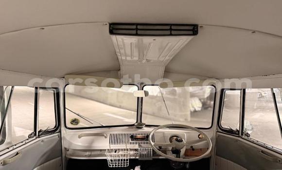 Buy Used Volkswagen Transporter Blue Car in Hlotse in Leribe Buy Used Volkswagen Transporter Blue Car in Hlotse in Leribe