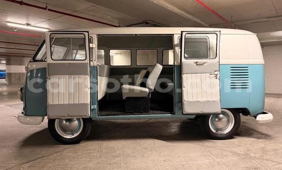 Buy Used Volkswagen Transporter Blue Car in Hlotse in Leribe Buy Used Volkswagen Transporter Blue Car in Hlotse in Leribe