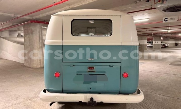 Buy Used Volkswagen Transporter Blue Car in Hlotse in Leribe Buy Used Volkswagen Transporter Blue Car in Hlotse in Leribe