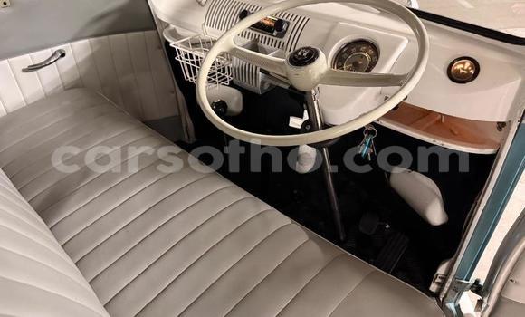 Buy Used Volkswagen Transporter Blue Car in Hlotse in Leribe Buy Used Volkswagen Transporter Blue Car in Hlotse in Leribe