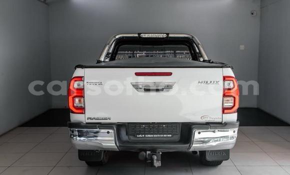 Buy Used Toyota Hilux White Car in Maseru in Maseru Buy Used Toyota Hilux White Car in Maseru in Maseru