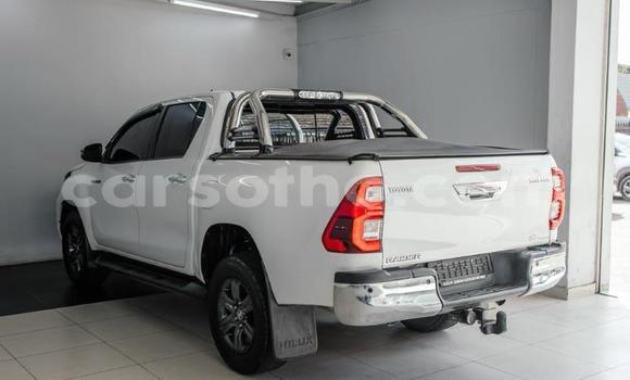 Buy Used Toyota Hilux White Car in Maseru in Maseru Buy Used Toyota Hilux White Car in Maseru in Maseru