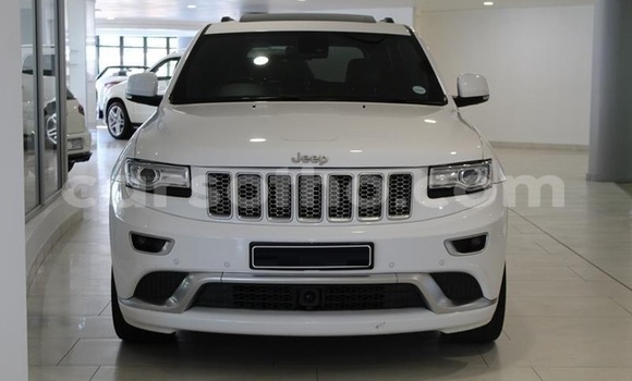 Sayi Na hannu Jeep Grand Cherokee White Mota in Butha Buthe a Butha-Buthe