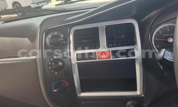 Buy Used Hyundai H200 White Car in Maseru in Maseru Buy Used Hyundai H200 White Car in Maseru in Maseru