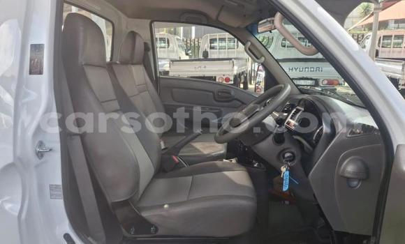 Buy Used Hyundai H200 White Car in Maseru in Maseru Buy Used Hyundai H200 White Car in Maseru in Maseru