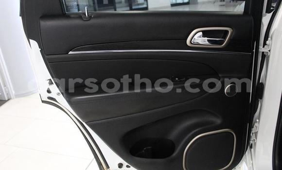 اشتري مستعمل Jeep Grand Cherokee White سيارة في Butha Buthe في Butha-Buthe اشتري مستعمل Jeep Grand Cherokee White سيارة في Butha Buthe في Butha-Buthe