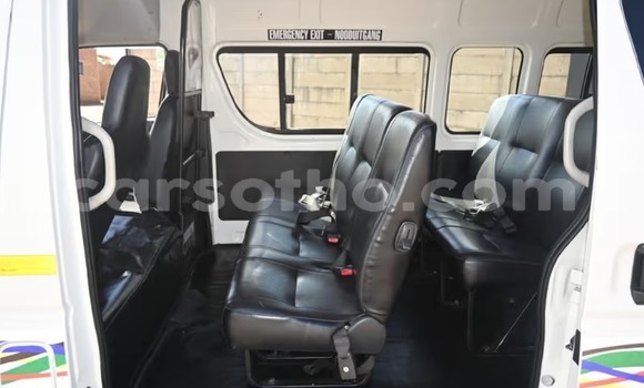 Acheter Occasion Voiture Toyota 4Runner Blanc à Mafeteng, Mafeteng Acheter Occasion Voiture Toyota 4Runner Blanc à Mafeteng, Mafeteng