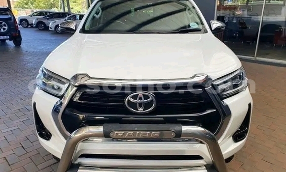 Buy Used Toyota Hilux White Car in Maseru in Maseru