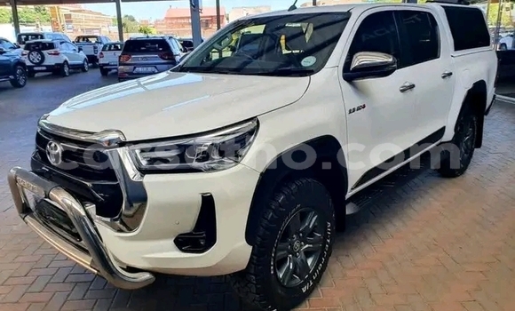 Buy Used Toyota Hilux White Car in Maseru in Maseru Buy Used Toyota Hilux White Car in Maseru in Maseru