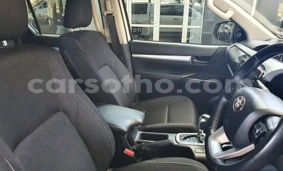Buy Used Toyota Hilux White Car in Maseru in Maseru Buy Used Toyota Hilux White Car in Maseru in Maseru