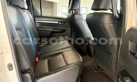 Buy Used Toyota Hilux White Car in Maseru in Maseru Buy Used Toyota Hilux White Car in Maseru in Maseru