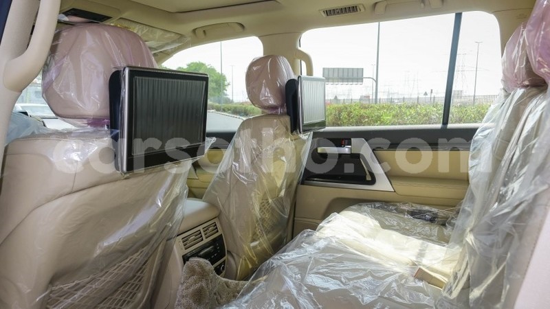 Big with watermark toyota land cruiser leribe maputsoe 31659