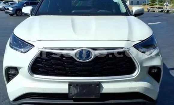 Sayi Na hannu Toyota Highlander White Mota in Maputsoe a Leribe
