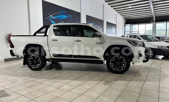 Buy Used Toyota Hilux White Car in Maseru in Maseru Buy Used Toyota Hilux White Car in Maseru in Maseru