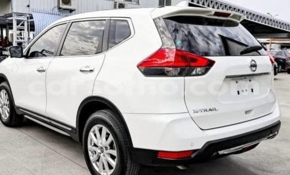 Buy Used Nissan X–Trail White Car in Maputsoe in Leribe Buy Used Nissan X–Trail White Car in Maputsoe in Leribe