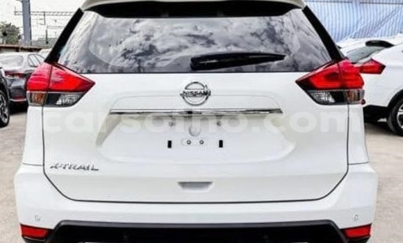 Buy Used Nissan X–Trail White Car in Maputsoe in Leribe Buy Used Nissan X–Trail White Car in Maputsoe in Leribe