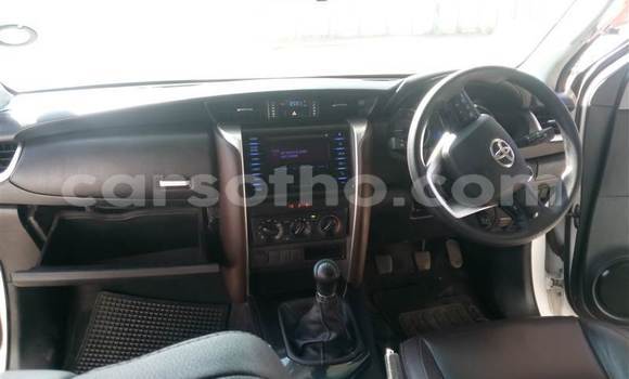 Buy Used Toyota Fortuner White Car in Hlotse in Leribe Buy Used Toyota Fortuner White Car in Hlotse in Leribe