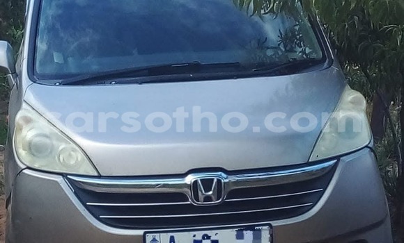 Buy Used Honda Stepwgn Beige Car in Maseru in Maseru