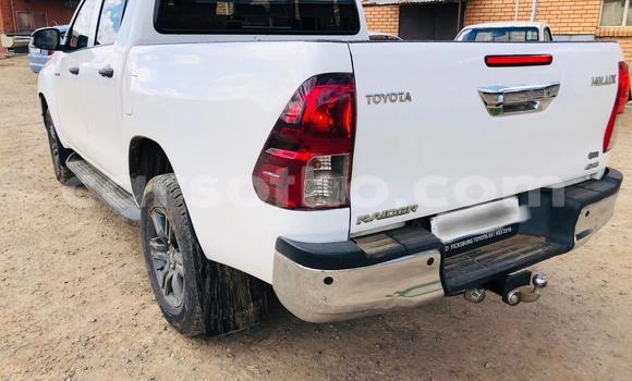 اشتري مستعمل Toyota Hilux White سيارة في Maseru في Maseru اشتري مستعمل Toyota Hilux White سيارة في Maseru في Maseru