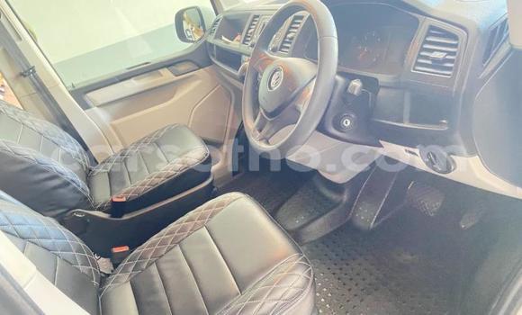 اشتري مستعمل Volkswagen Transporter White سيارة في Maseru في Maseru اشتري مستعمل Volkswagen Transporter White سيارة في Maseru في Maseru