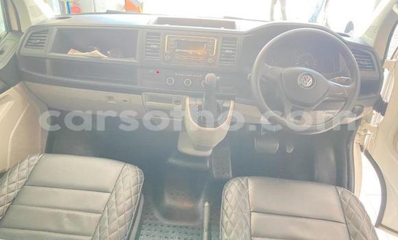 اشتري مستعمل Volkswagen Transporter White سيارة في Maseru في Maseru اشتري مستعمل Volkswagen Transporter White سيارة في Maseru في Maseru