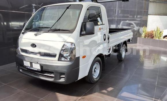 Buy Used Kia K7 White Car in Maseru in Maseru Buy Used Kia K7 White Car in Maseru in Maseru