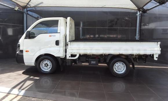 Buy Used Kia K7 White Car in Maseru in Maseru Buy Used Kia K7 White Car in Maseru in Maseru